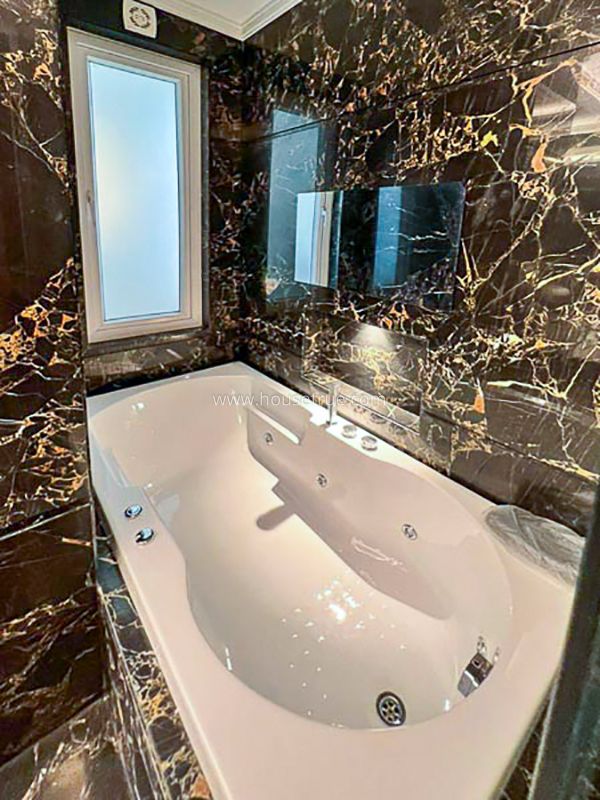 3 BHK Flat For Rent in Defence Colony