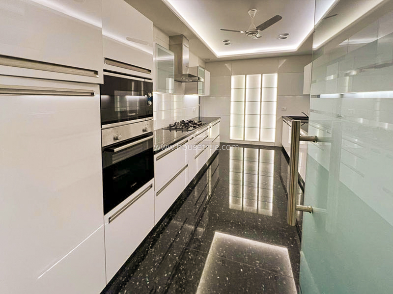 3 BHK Flat For Rent in Defence Colony