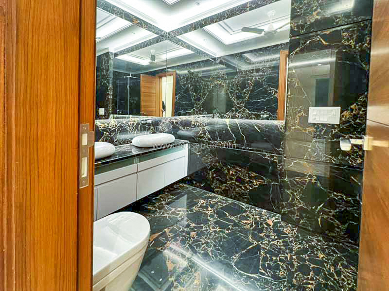 3 BHK Flat For Rent in Defence Colony