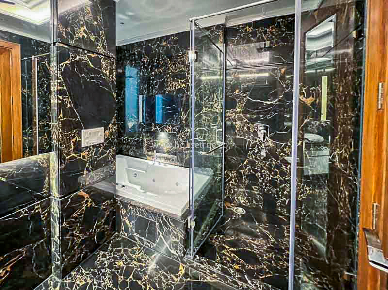 3 BHK Flat For Rent in Defence Colony