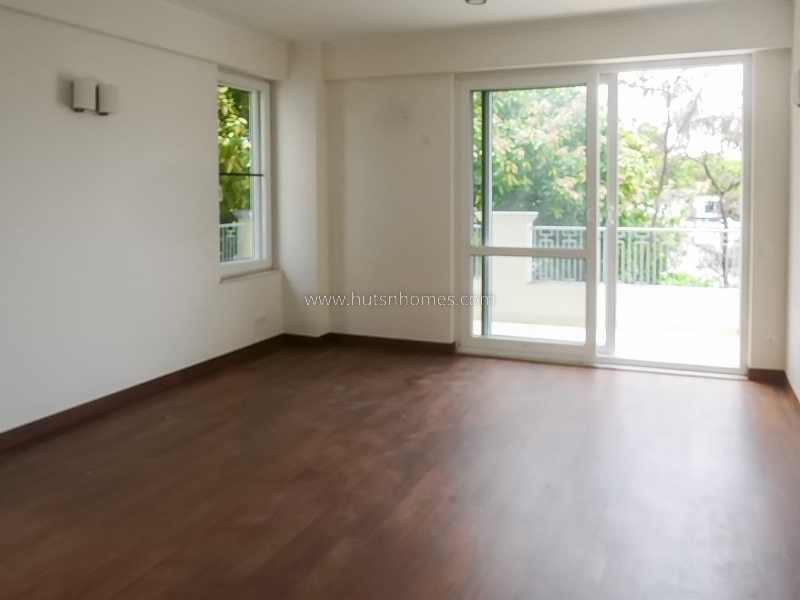 4 BHK Builder Floor For Sale in West End Colony