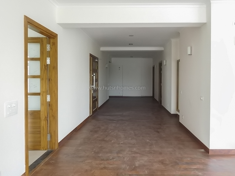 4 BHK Builder Floor For Sale in West End Colony