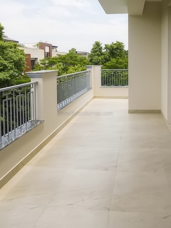 4 BHK Builder Floor For Sale in West End Colony
