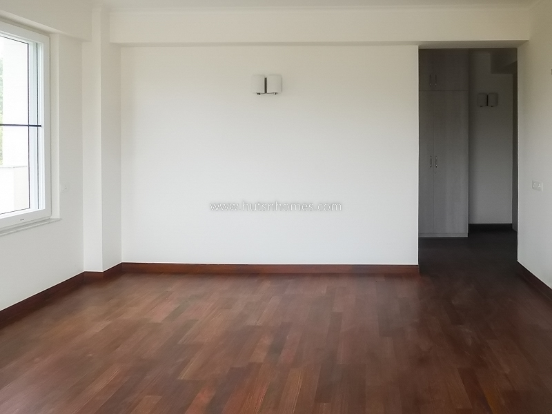 4 BHK Builder Floor For Sale in West End Colony