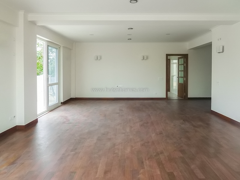 4 BHK Builder Floor For Sale in West End Colony