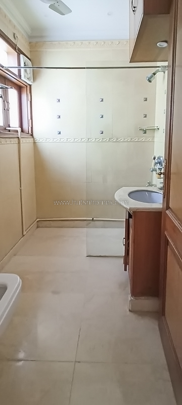4 BHK Duplex For Rent in Safdarjung Development Area