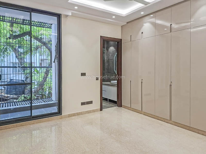 12 BHK Entire-Building For Rent in Anand Niketan