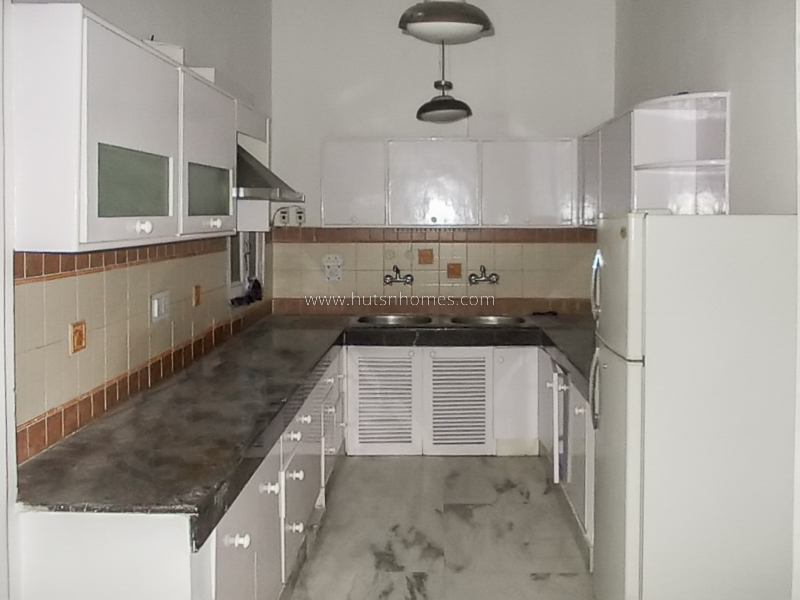 3 BHK Flat For Sale in Nizamuddin East