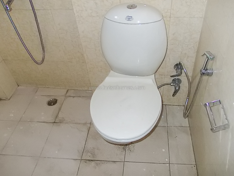 3 BHK Flat For Sale in Nizamuddin East