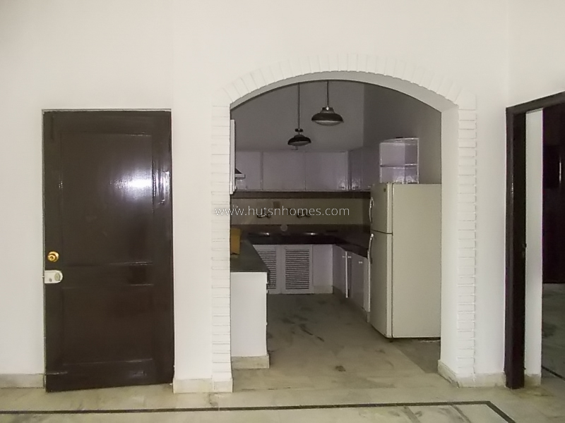 3 BHK Flat For Sale in Nizamuddin East