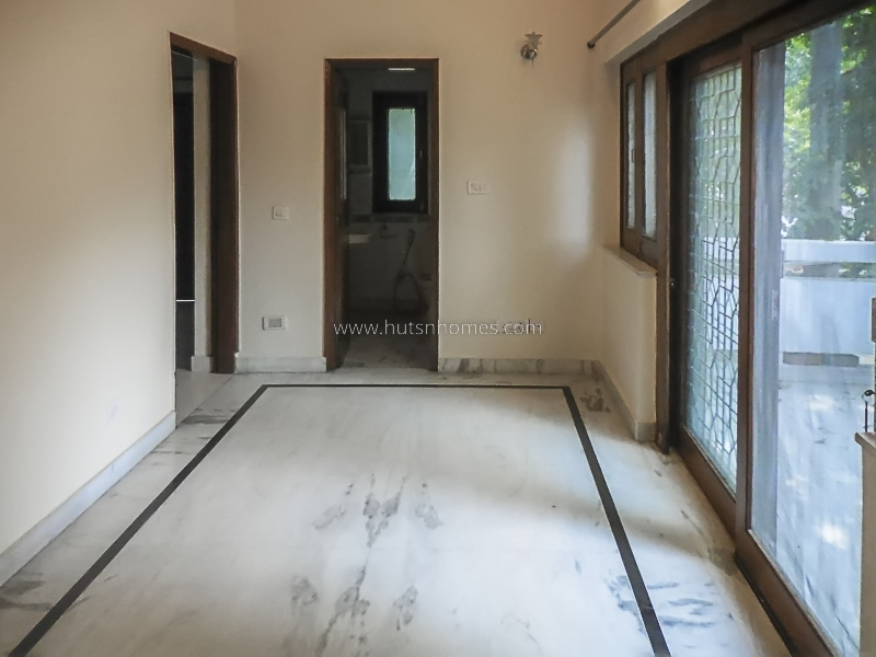4 BHK Flat For Rent in Anand Niketan