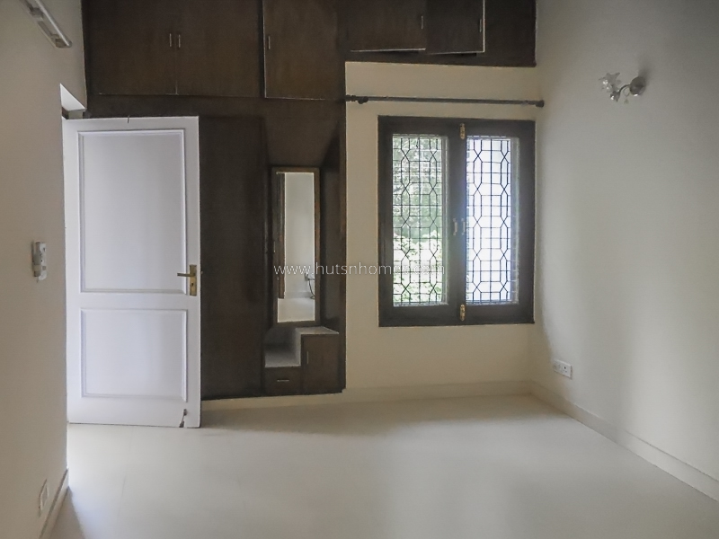 4 BHK Flat For Rent in Anand Niketan
