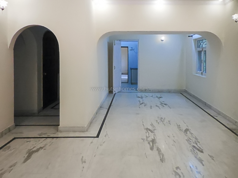 4 BHK Flat For Rent in Anand Niketan
