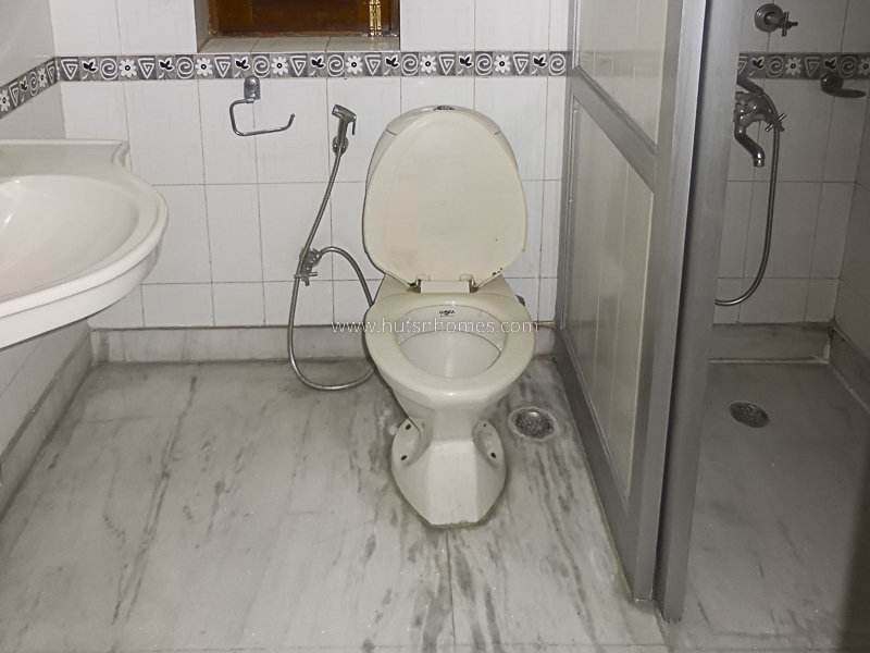 4 BHK Flat For Rent in Anand Niketan