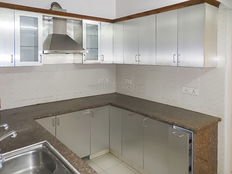 4 BHK Flat For Rent in Anand Niketan