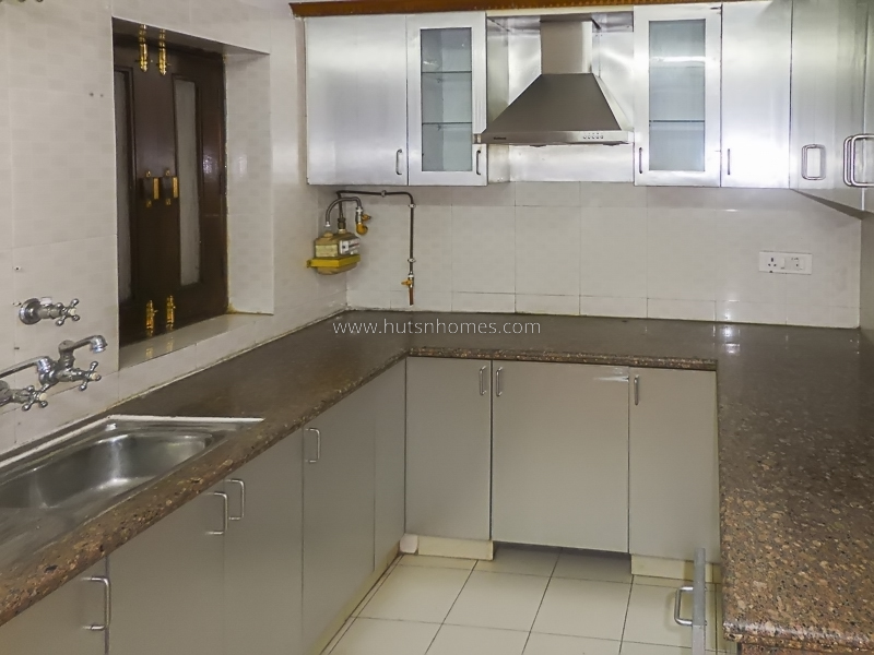 4 BHK Flat For Rent in Anand Niketan