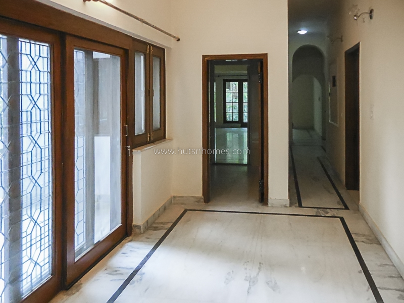 4 BHK Flat For Rent in Anand Niketan