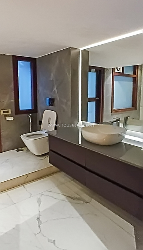 4 BHK Flat For Rent in Panchsheel Park