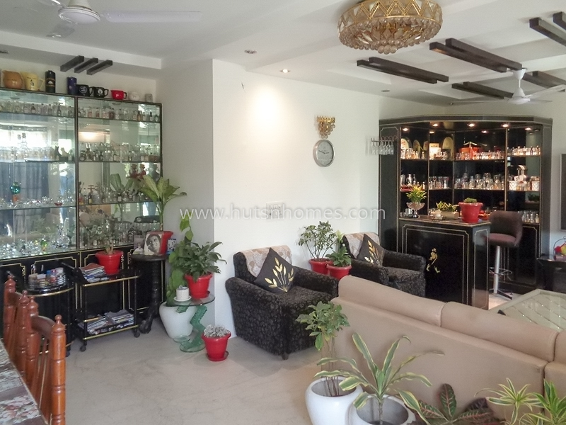 4 BHK Flat For Sale in Anand Niketan