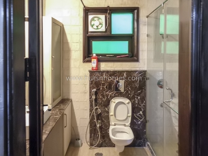 4 BHK Flat For Sale in Anand Niketan
