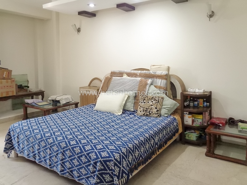 4 BHK Flat For Sale in Anand Niketan