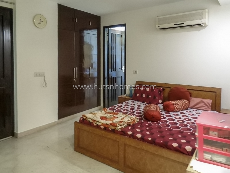 4 BHK Flat For Sale in Anand Niketan