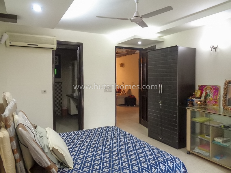 4 BHK Flat For Sale in Anand Niketan