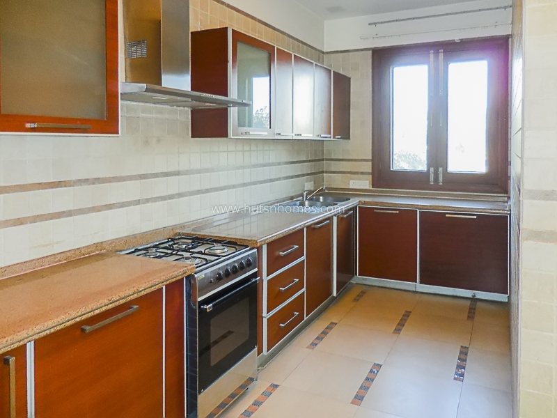 3 BHK Flat For Sale in Defence Colony