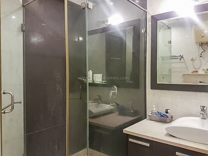 4 BHK Flat For Sale in Greater Kailash Enclave  1
