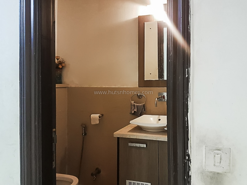 4 BHK Flat For Sale in Greater Kailash Enclave  1
