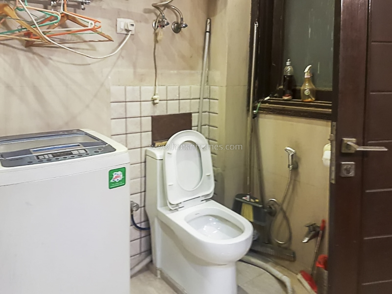 4 BHK Flat For Sale in Greater Kailash Enclave  1