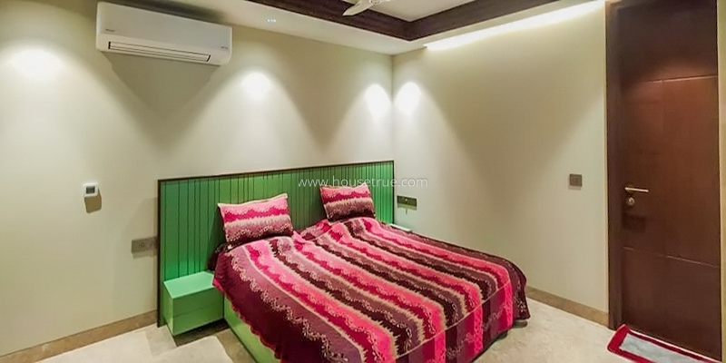 4 BHK Flat For Rent in Defence Colony