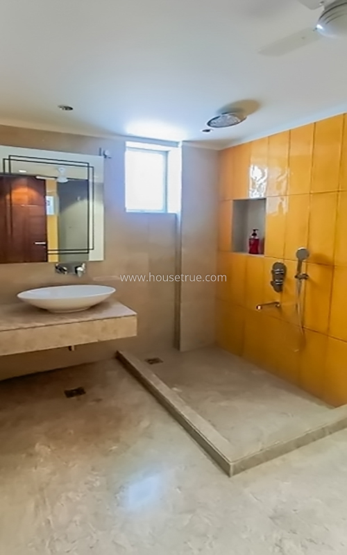 4 BHK Flat For Rent in Defence Colony