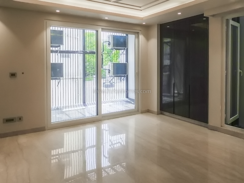 3 BHK Builder Floor For Rent in Defence Colony