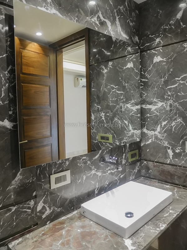 3 BHK Builder Floor For Rent in Defence Colony