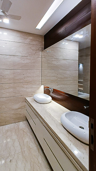 3 BHK Builder Floor For Rent in Defence Colony
