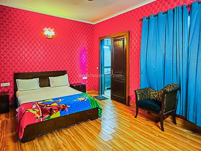4 BHK Flat For Rent in New Friends Colony