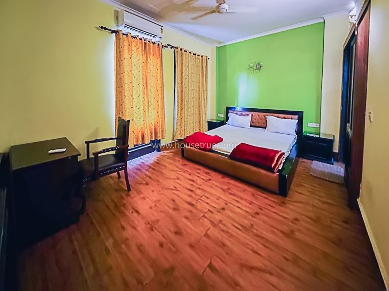 4 BHK Flat For Rent in New Friends Colony