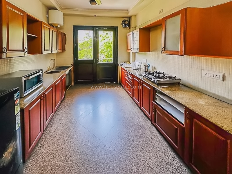 4 BHK Flat For Rent in New Friends Colony