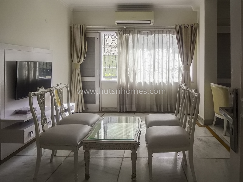 4 BHK Flat For Rent in Pamposh Enclave