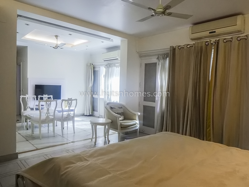 4 BHK Flat For Rent in Pamposh Enclave