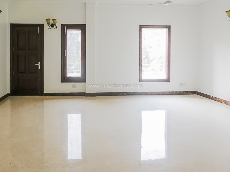 3 BHK Flat For Sale in Friends Colony East