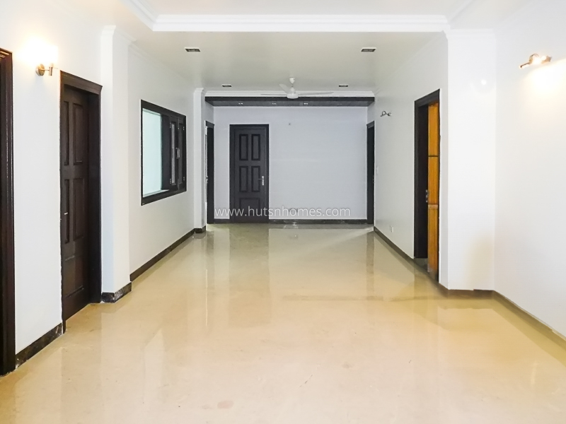 4 BHK Flat For Sale in Friends Colony East