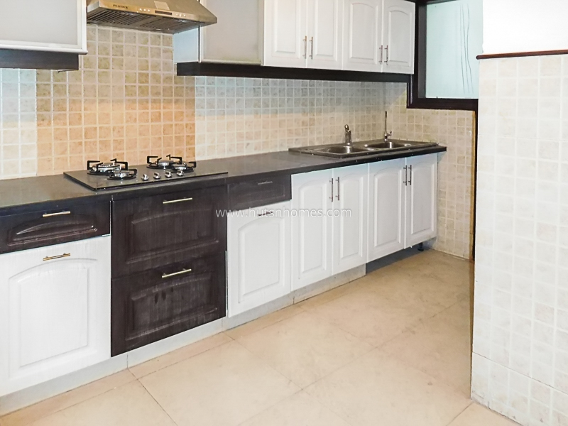 4 BHK Flat For Sale in Friends Colony East