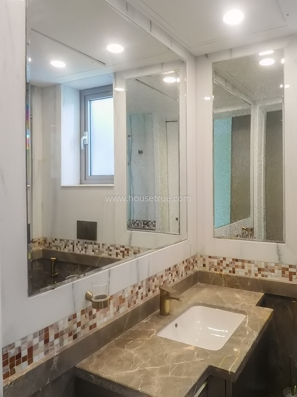3 BHK Builder Floor For Rent in Defence Colony