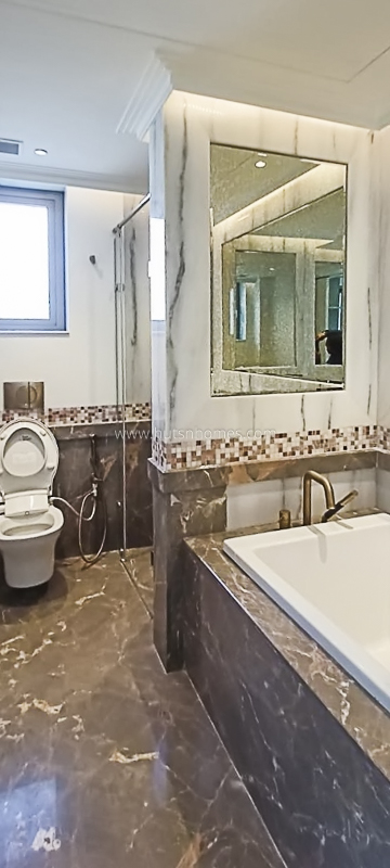 3 BHK Duplex For Rent in Defence Colony