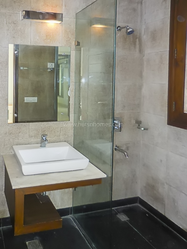 3 BHK Builder Floor For Rent in Anand Niketan