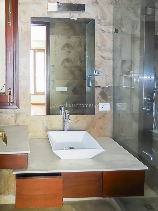 3 BHK Builder Floor For Rent in Anand Niketan