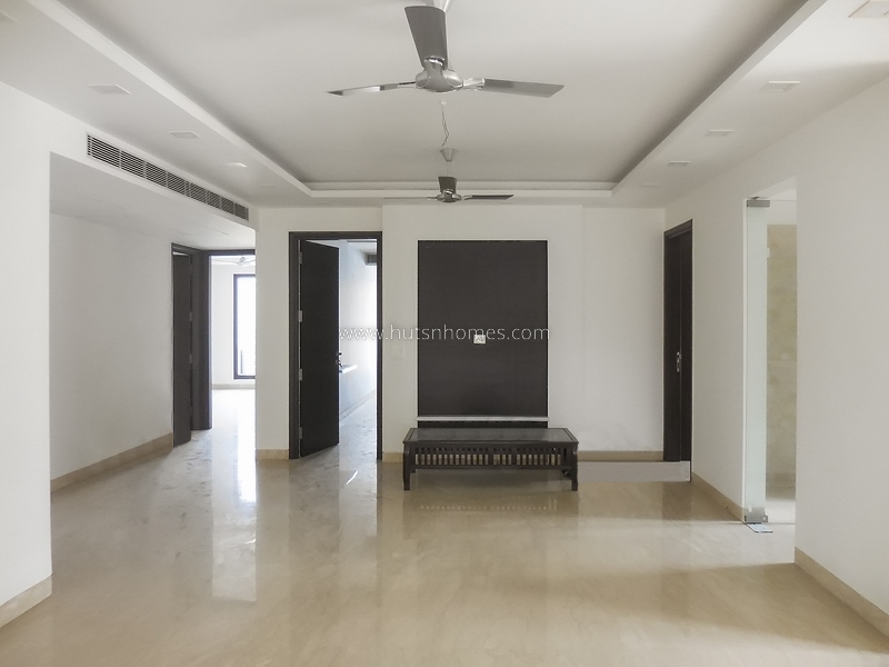 5 BHK Flat For Sale in Green Park Extension
