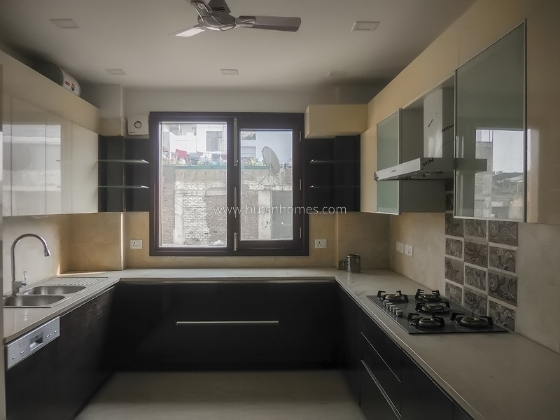 5 BHK Flat For Sale in Green Park Extension